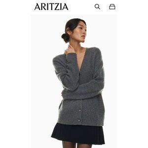 Wilfred Cashmere V-neck Cardigan Relaxed V-neck cashmere cardigan Size S